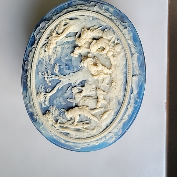 Incolay Stone decorative box - Picture 2 of 8